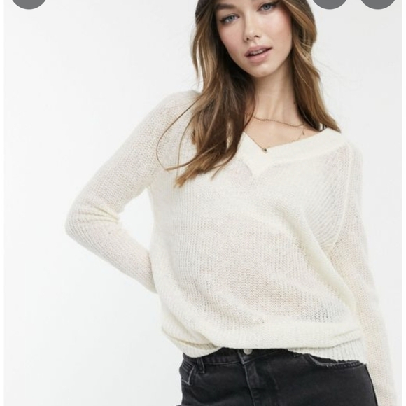BRAVE Soul London Y2K Oversized Low V Neck Cream Sweater M - Picture 1 of 14